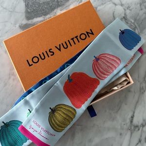 Louis Vuitton Kusama Collection scarf used